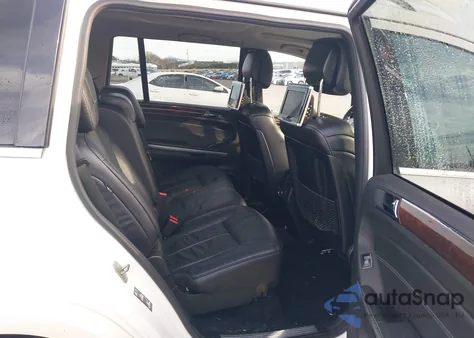 2011 Mercedes-Benz Gl 550 4Matic z USA, uszkodzony, nr VIN 4JGBF8GE4BA689220